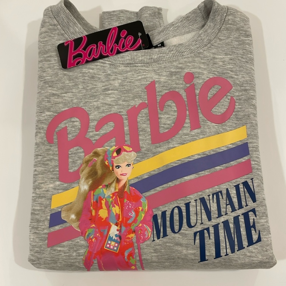 NWT Barbie Gray "Mountain Time" Graphic Ski Sweatshirt in size M